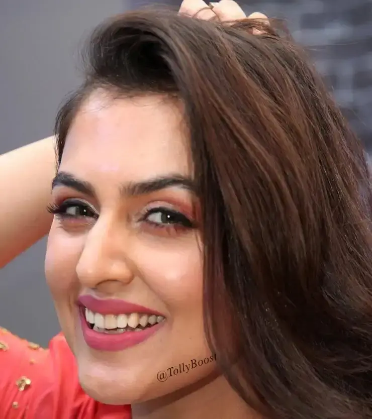 Gorgeous Indian TV Girl Ananya Soni Smiling Face Close Up